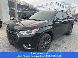 2020 Chevrolet Traverse with mosaic black metallic Exterior