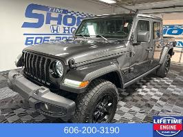 2023 Jeep Gladiator with Granite Crystal Metallic Clearcoat Exterior
