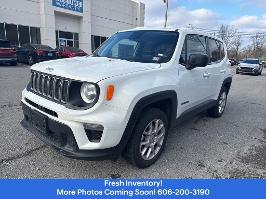 2023 Jeep Renegade with Alpine White Clearcoat Exterior