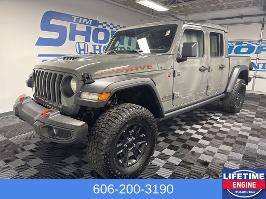 2023 Jeep Gladiator with Sting-Gray Clearcoat Exterior