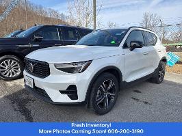 2024 Volvo XC40 with Crystal White Metallic Exterior