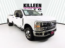 2026 Ford Super Duty F-350 DRW with Oxford White Exterior