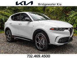 2024 Alfa Romeo Tonale with Alfa White Exterior