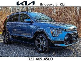 2025 Kia Niro with Mineral Blue Exterior