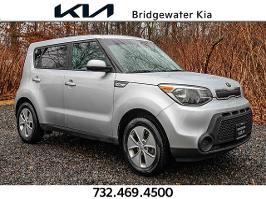 2016 Kia Soul with Bright Silver Exterior