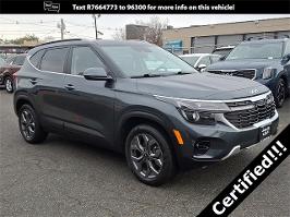 2024 Kia Seltos with Gravity Gray Exterior