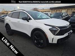 2025 Kia Sportage with Glacial White Pearl Exterior