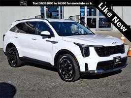 2025 Kia Sorento with Glacial White Pearl Exterior