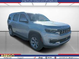 2022 Jeep Wagoneer with Silver Zynith Exterior