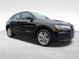 2017 Audi Q3 with Brilliant black Exterior