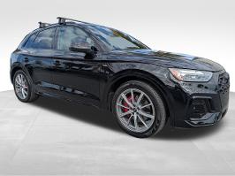2024 Audi Q5 with Mythos Black Metallic Exterior
