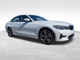2020 BMW 3 Series with Alpine White Exterior