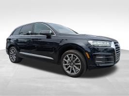 2017 Audi Q7 with Ink Blue Metallic Exterior