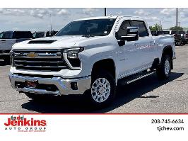 2024 Chevrolet Silverado 3500HD with Summit White Exterior