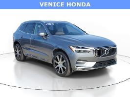 2021 Volvo XC60 with Gray Metallic Exterior