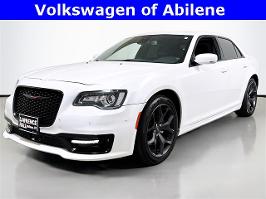 2023 Chrysler 300 with Bright White Clearcoat Exterior