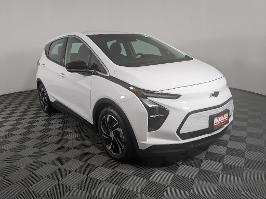 2023 Chevrolet Bolt EV with Summit White Exterior