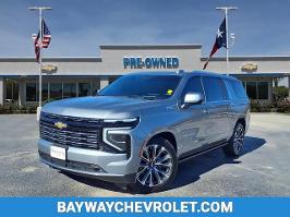 2025 Chevrolet Suburban with Sterling Gray Metallic Exterior