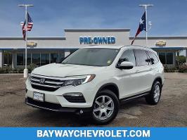 2017 Honda Pilot with White Diamond Pearl Exterior