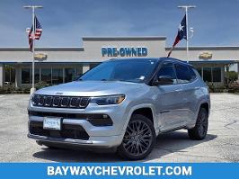 2023 Jeep Compass with Billet Silver Metallic Clearcoat Exterior