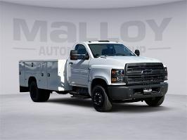 2023 Chevrolet Silverado MD with Summit White Exterior