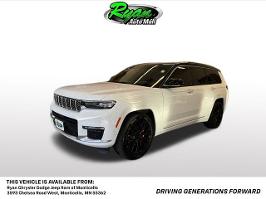 2022 Jeep Grand Cherokee L with Bright White Clearcoat Exterior