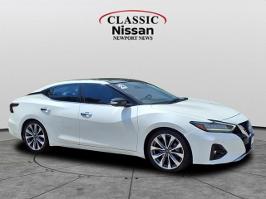 2023 Nissan Maxima with Pearl White Tricoat Exterior