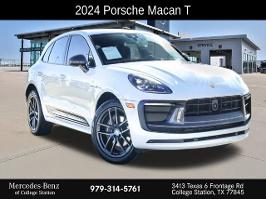 2024 Porsche Macan with White Exterior