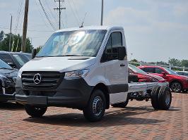 2024 Mercedes-Benz Sprinter Cab Chassis with Arctic White Exterior