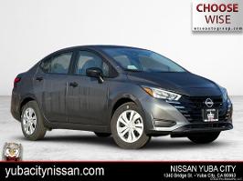 2025 Nissan Versa with Gun Metallic Exterior