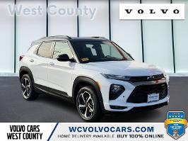 2021 Chevrolet Trailblazer with Summit White Exterior