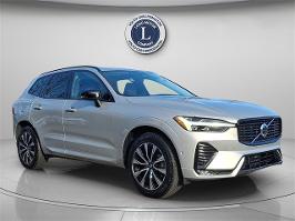 2025 Volvo XC60 with silver Exterior