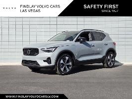 2026 Volvo XC40 with Vapour Grey Exterior
