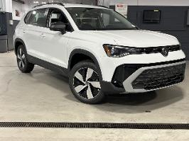 2025 Volkswagen Taos with Pure White Exterior