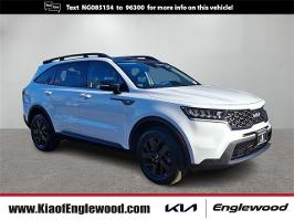 2022 Kia Sorento with Glacial White Pearl Exterior