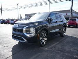 2025 Mitsubishi Outlander with Black Diamond Exterior