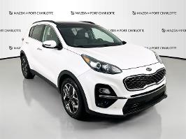 2021 Kia Sportage with Snow White Pearl Exterior