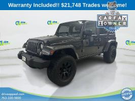 2014 Jeep Wrangler Unlimited with Granite Crystal Metallic Clearcoat Exterior