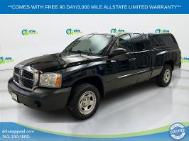 2006 Dodge Dakota with Brilliant Black Crystal Pearlcoat Exterior