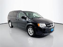 2016 Dodge Grand Caravan with Brilliant Black Crystal Pearlcoat Exterior